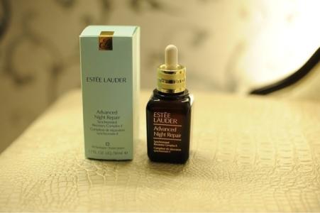 雅诗兰黛小棕瓶适合多大年龄女性,雅诗兰黛小棕瓶适合多大年龄