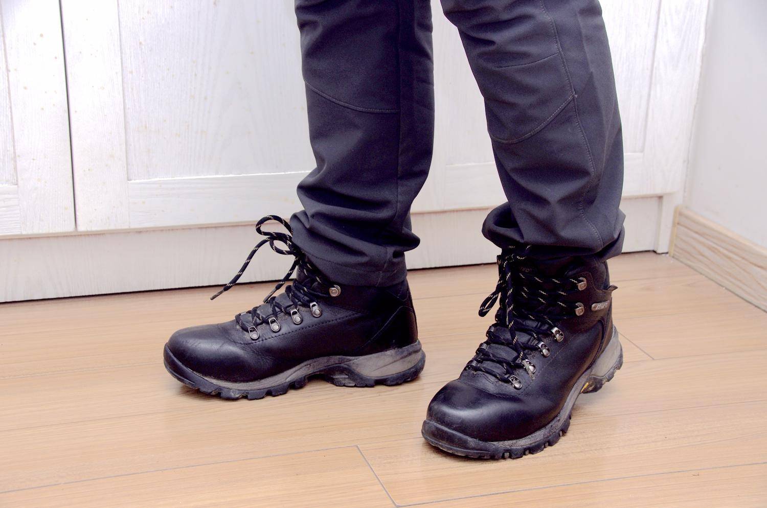 户外雨雪天气穿什么鞋子,雨雪天气穿什么衣服