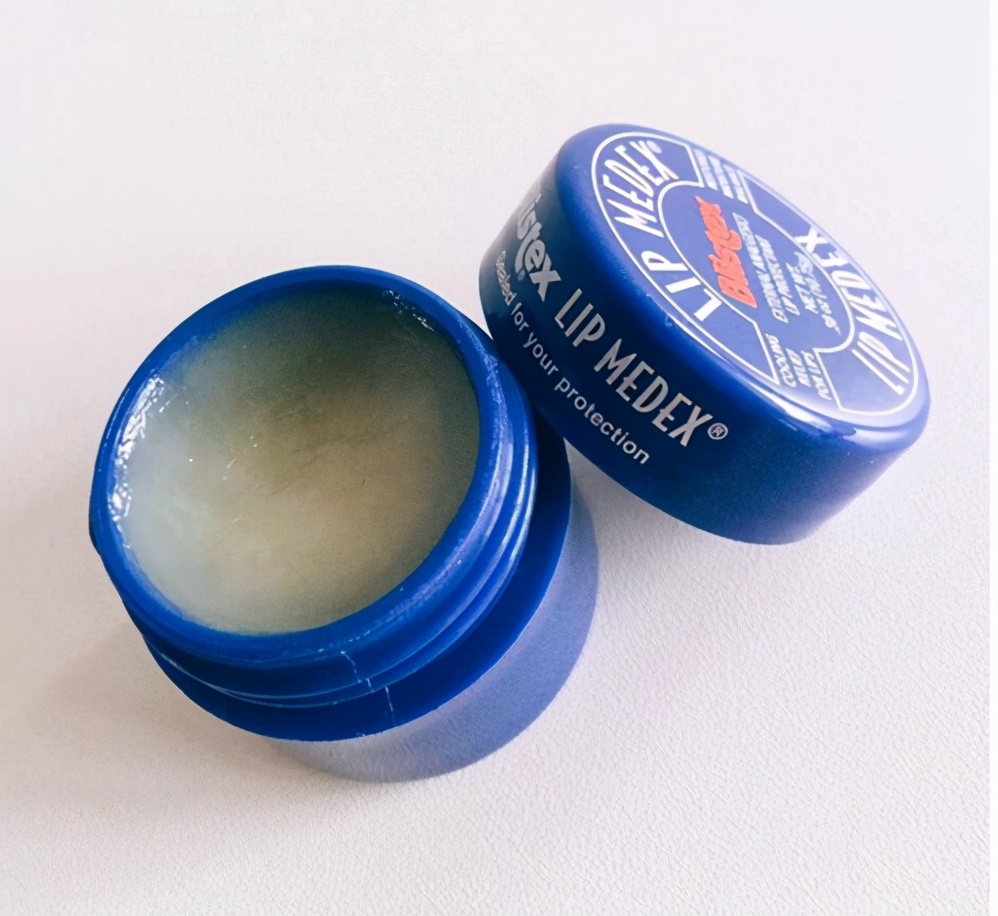 嘴巴起皮干燥润唇膏变色,嘴唇干燥起皮8款润唇膏拯救你