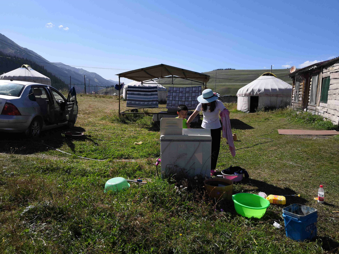 *疆新**蒙古包旅店老板，看他一天的收入多少，一个月就抵我一年工资