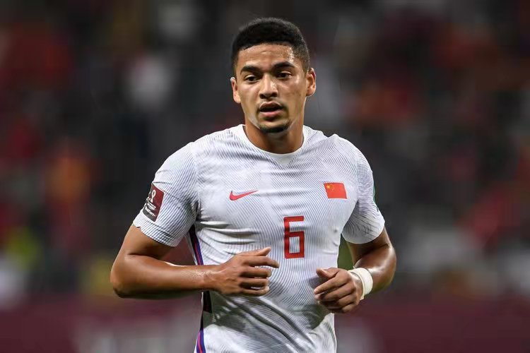 李铁归化天团新消息,国足归化球员李铁视频