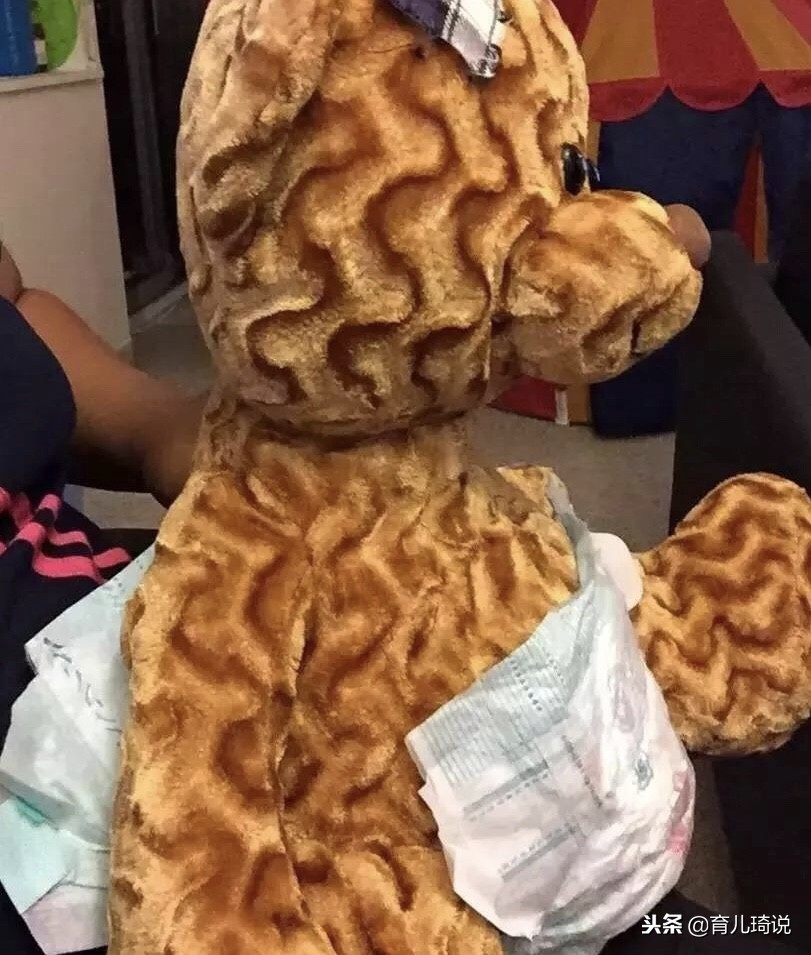 给宝宝换尿不湿的方法,给宝宝换尿不湿的正确方式