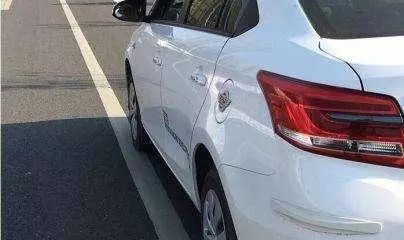 新手开车容易压线怎么办,新手开车老是觉得压线怎么办