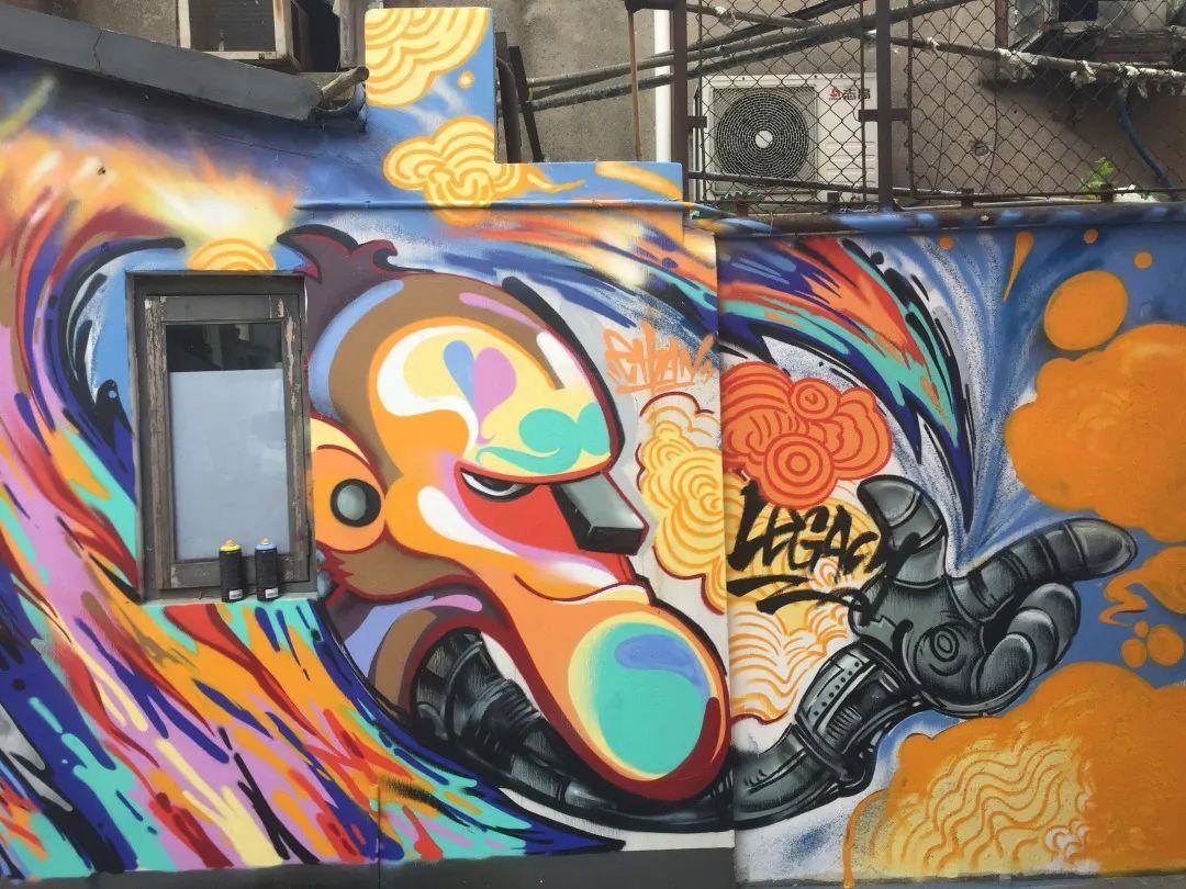 跨界首秀！街头涂鸦x花艺装置艺术，打造全球最IN潮流现场