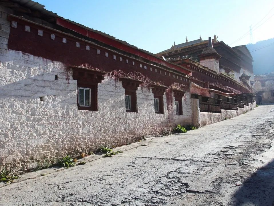 稻城亚丁这里有你想要的诗和远方,在稻城亚丁视频