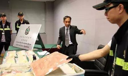 出国不要替别人带东西,出国千万别带这四样东西