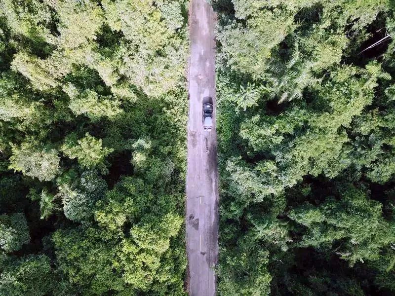 他一人一车环游五大洲，遭连环抢劫，却看见最美的风景