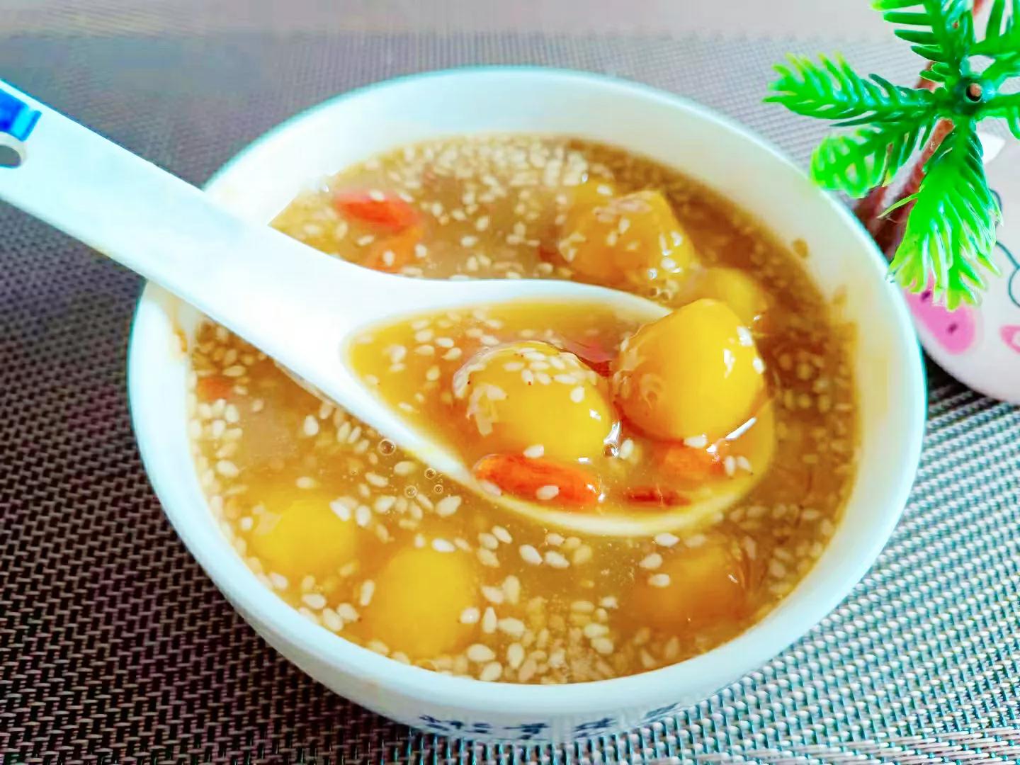 入秋后女人常喝这三红汤,入秋后女人一定要喝一杯红糖