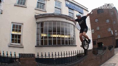 终于下班了搞笑gif图片,搞笑gif上班的时候打瞌睡尴尬了吧