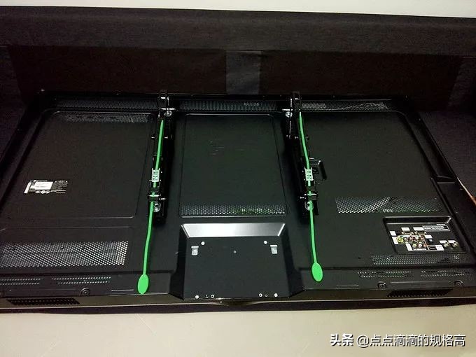 索尼电视底座支架怎么安装视频,l型通用电视挂墙支架安装方法