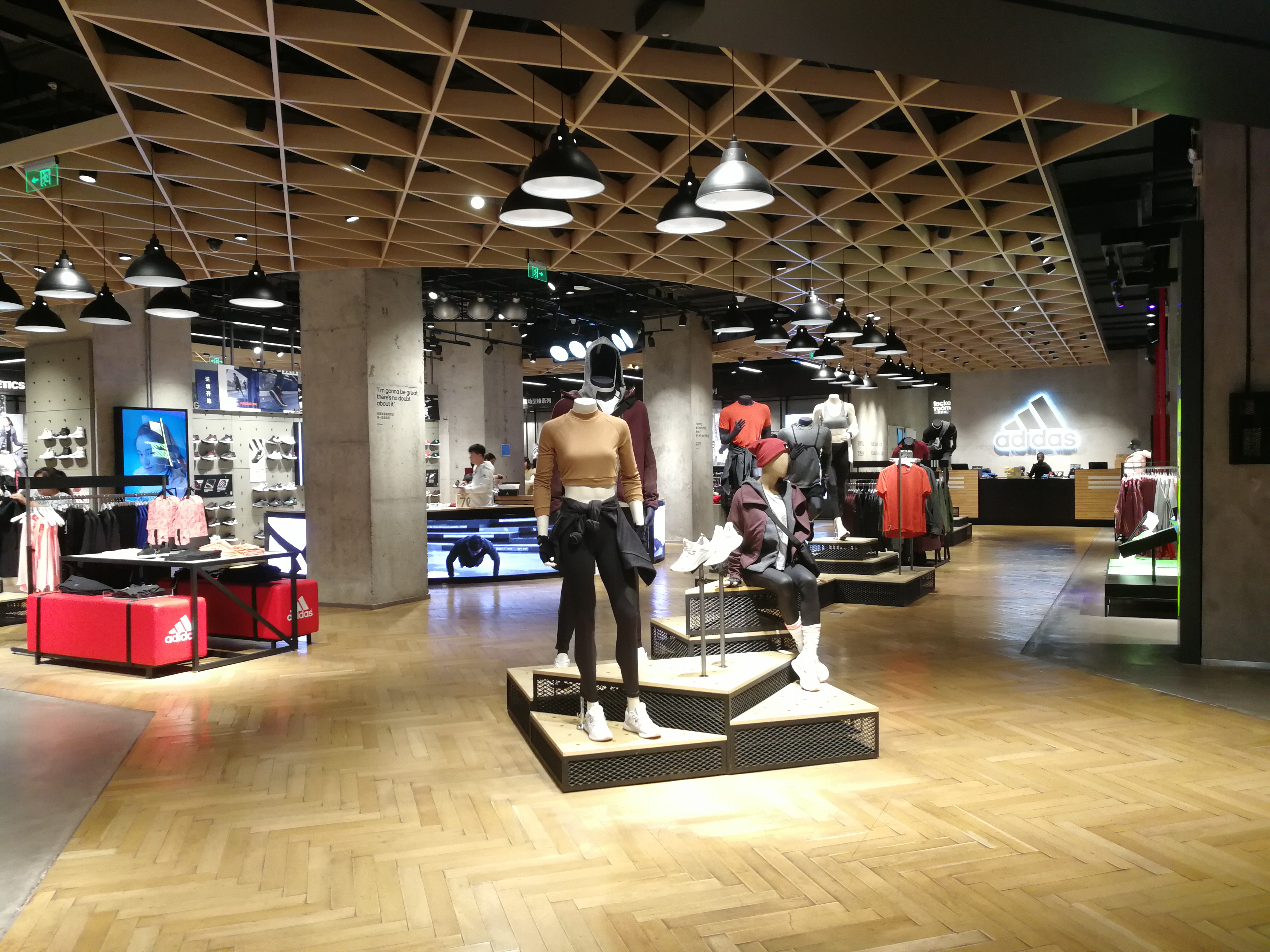 工业风装修店铺烧烤,工业风店铺装修效果图