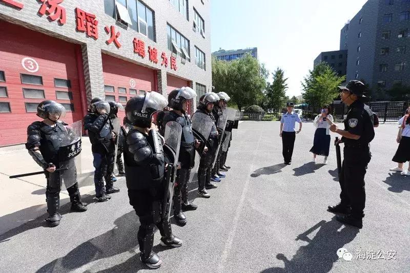 特警训练遭群众围观,特警魔鬼式训练