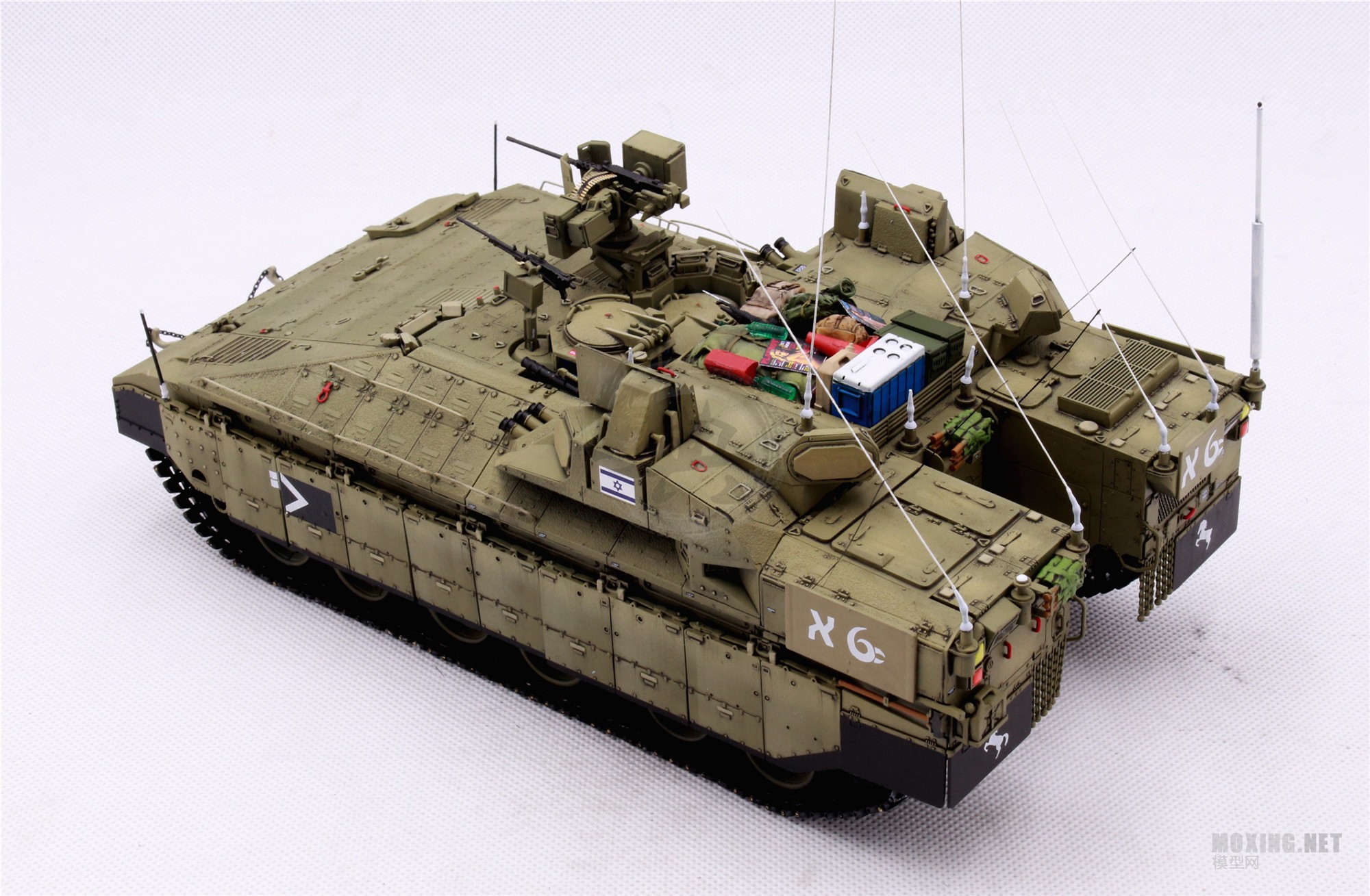 MENG,SS-018-1/35以色列“雌虎”重型装甲运输车-简介与开盒