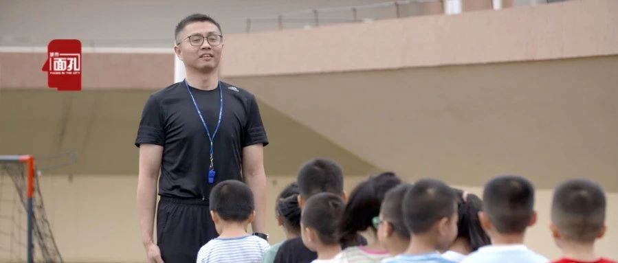 骞磋交骞煎笀濡備綍璺熷勾鑰佺殑骞煎笀浜ゆ祦,鍩庡競闈㈠瓟涓撹瑙嗛