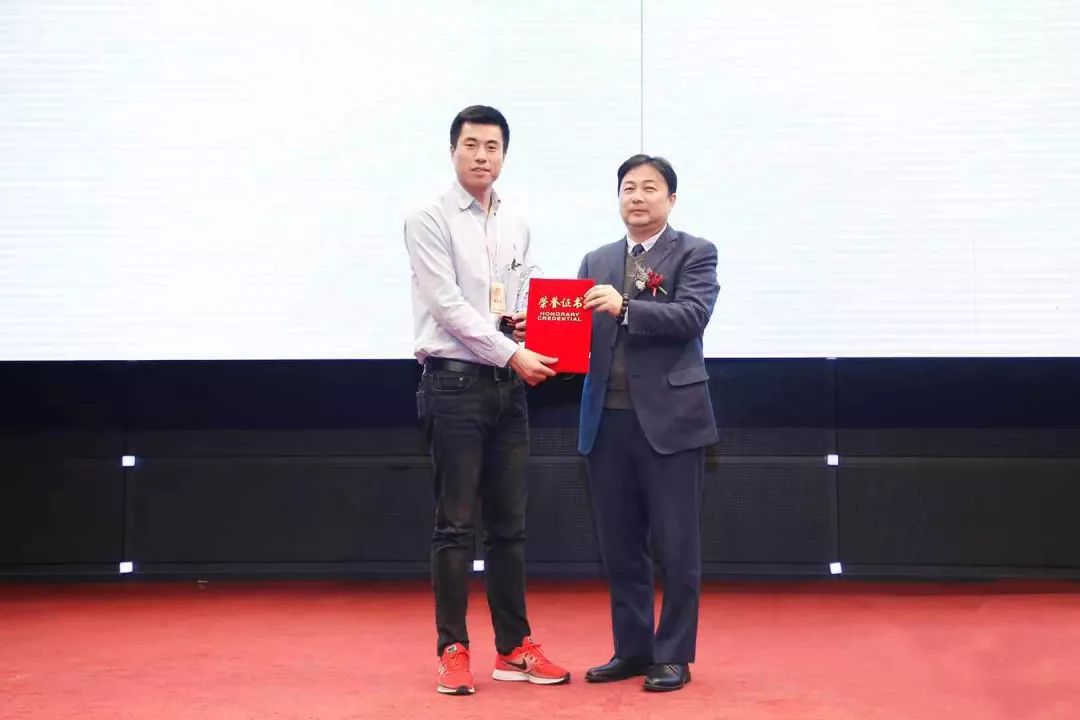 荣誉见证成长足迹,荣誉见证