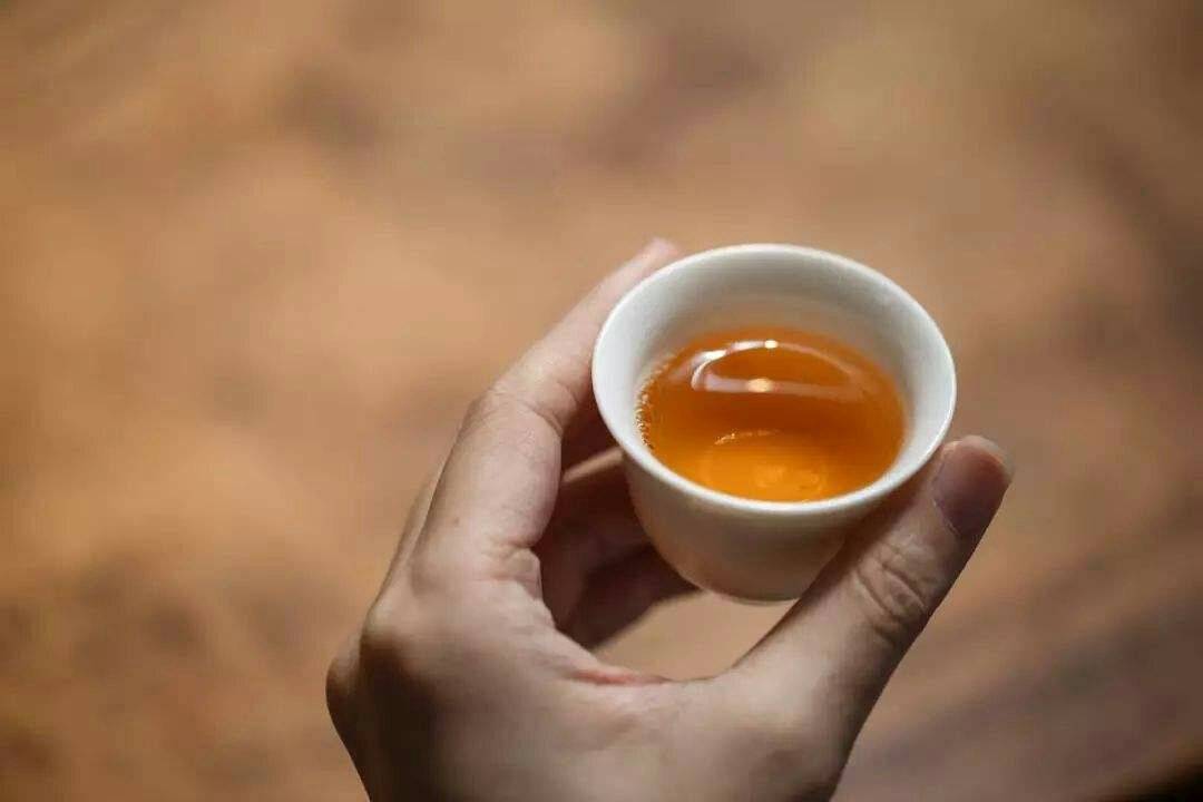 普洱茶大品牌好还是杂牌的好,普洱茶和大厂口粮哪个靠谱