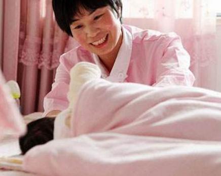 月子请月嫂怎么住,月子如何坐