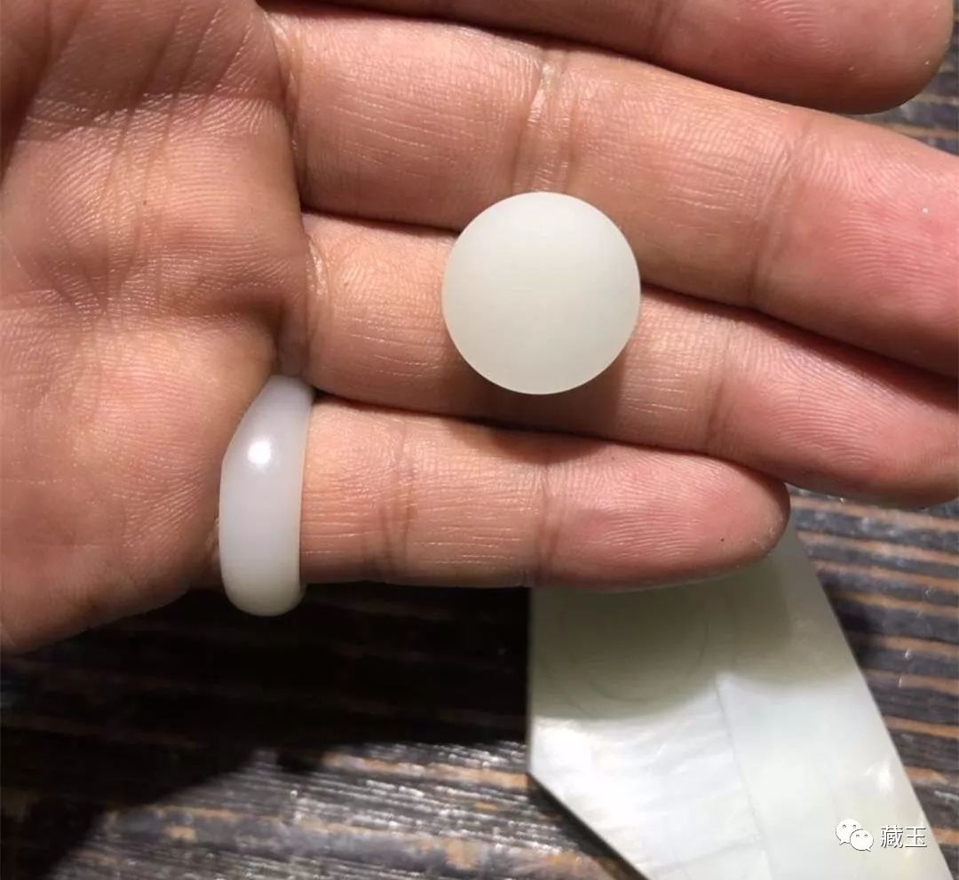 和田玉白度对比的方法,和田玉闪青怎么提白