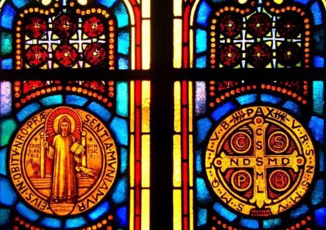 施华洛世奇是假钻么,施华洛世奇高级珠宝怎么样鉴定