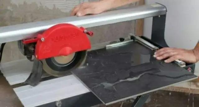 瓷砖开裂是不是地暖造成的,瓷砖开裂的原因和补救方法