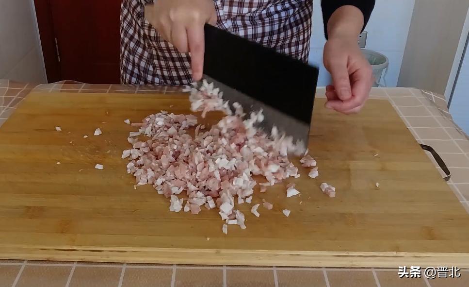 梅菜肉丸子手工,梅菜肉丸子家常做法