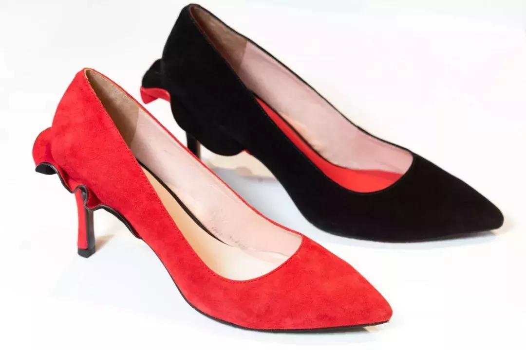 莱尔斯丹lesaunda包包官方旗舰店,莱尔斯丹包包档次怎样