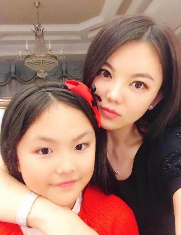 李湘回应王诗龄服装,李湘带王诗龄参加各大秀场