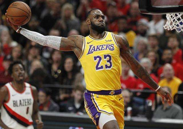 勒布朗詹姆斯工资总收入,2023勒布朗詹姆斯一年工资