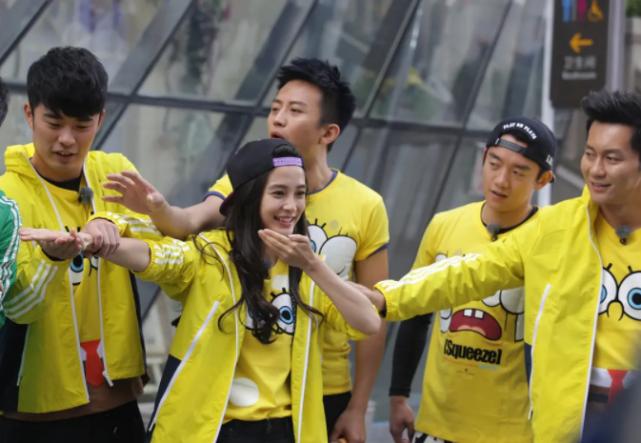 郑恺苗苗婚后首次同框,郑恺苗苗互相晒照庆祝结婚一周年