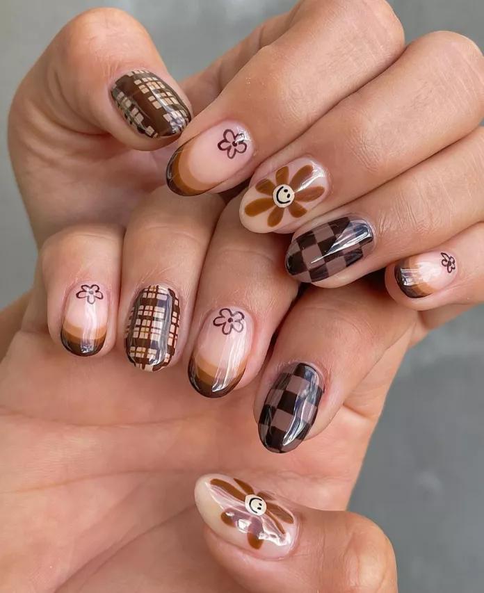 彩绘美甲需要有美术基础吗,彩绘较多的美甲