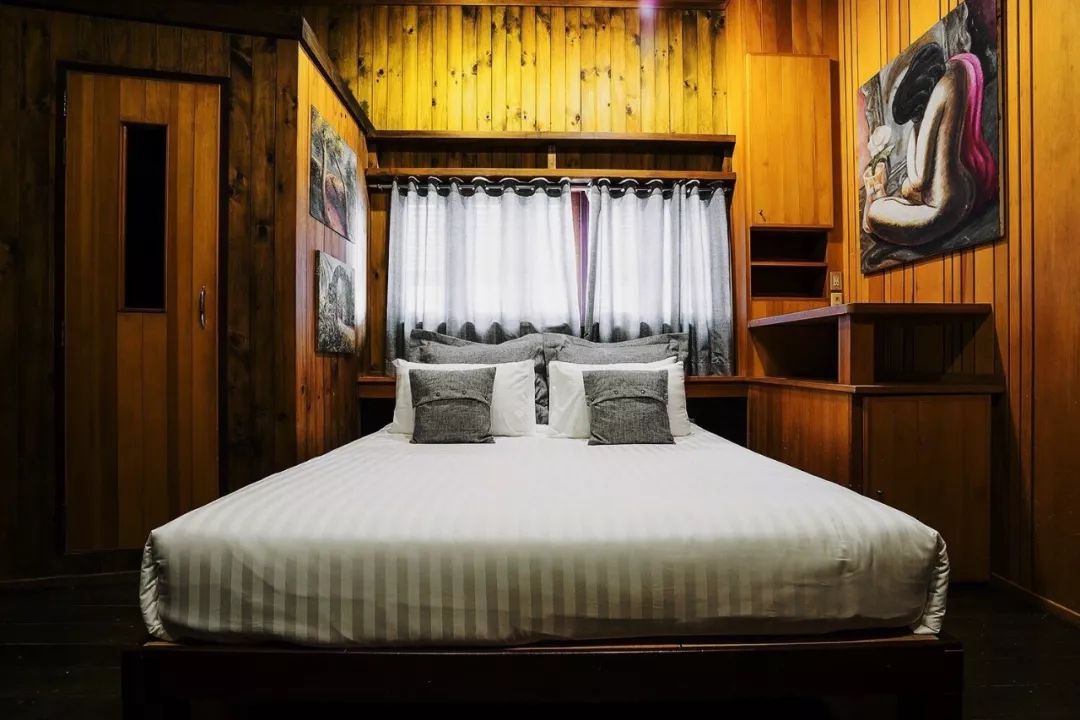 曼谷|瓷砖大佬做出的民宿，真是亮瞎眼