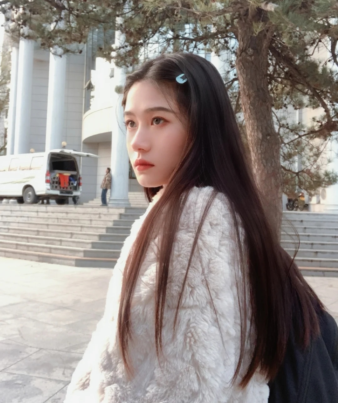 迪奥999和兰蔻196对比哪个更滋润,兰蔻小蛮腰和迪奥999哪个好