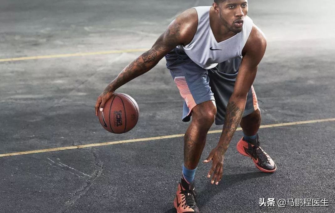 膝关节走路打软怎么回事,走路腿老打闪怎么治疗好