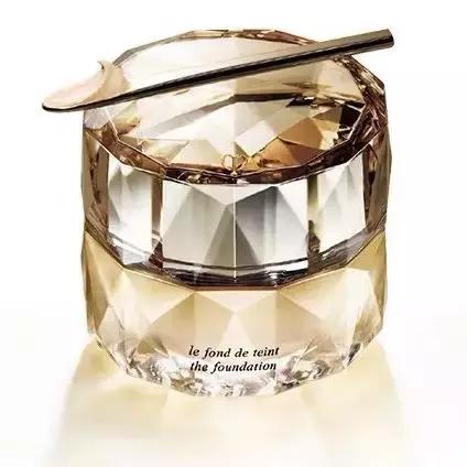 一键磨皮拯救无数卡粉的粉底液,磨皮滤镜粉底液