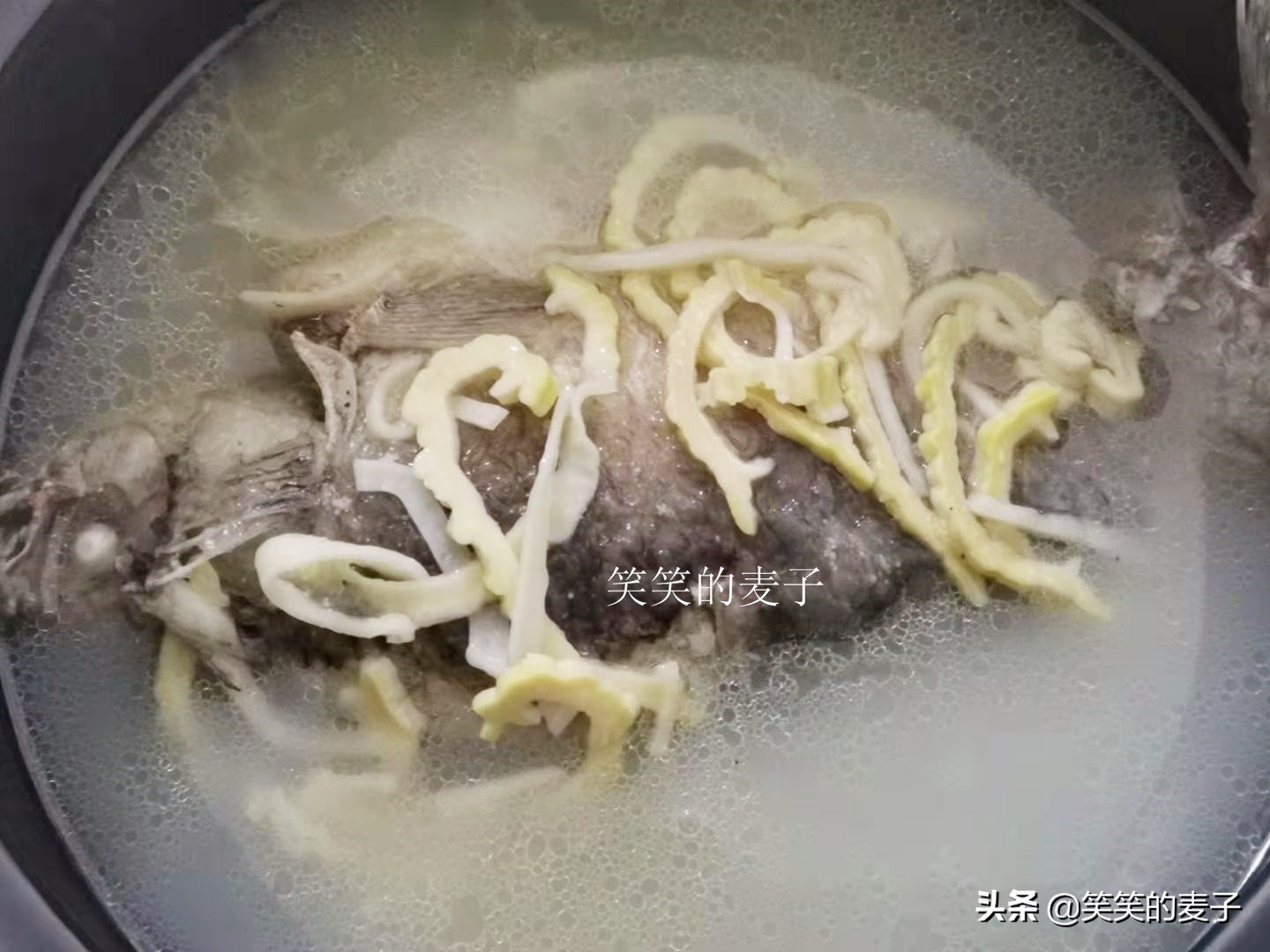 毛竹笋干怎么泡发最快最好吃,自己做笋干泡多少时间可以烧肉