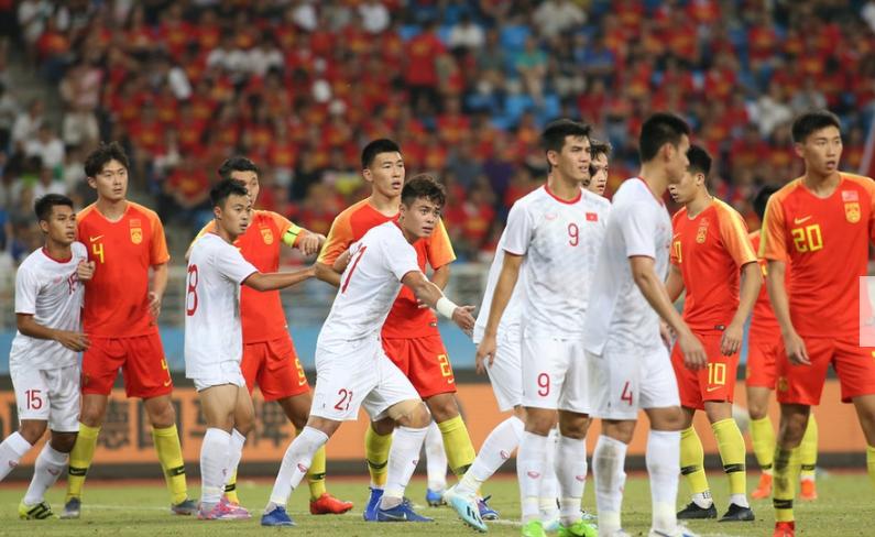 国足1-3爆冷不敌越南眼神防守,复仇机会来了