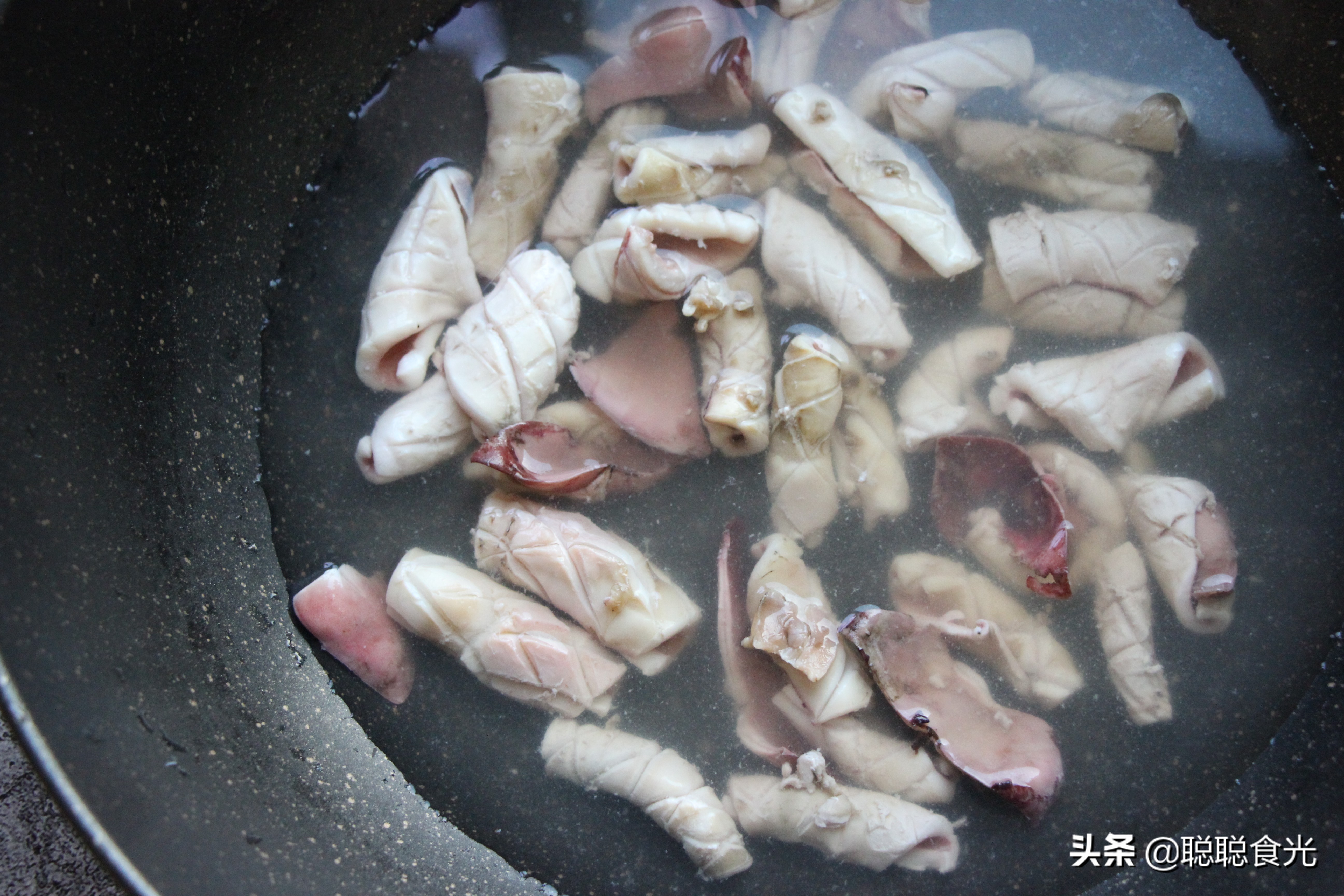 它名字叫鱼却不是鱼，随便炒一盘，开胃下饭，比鱼肉香