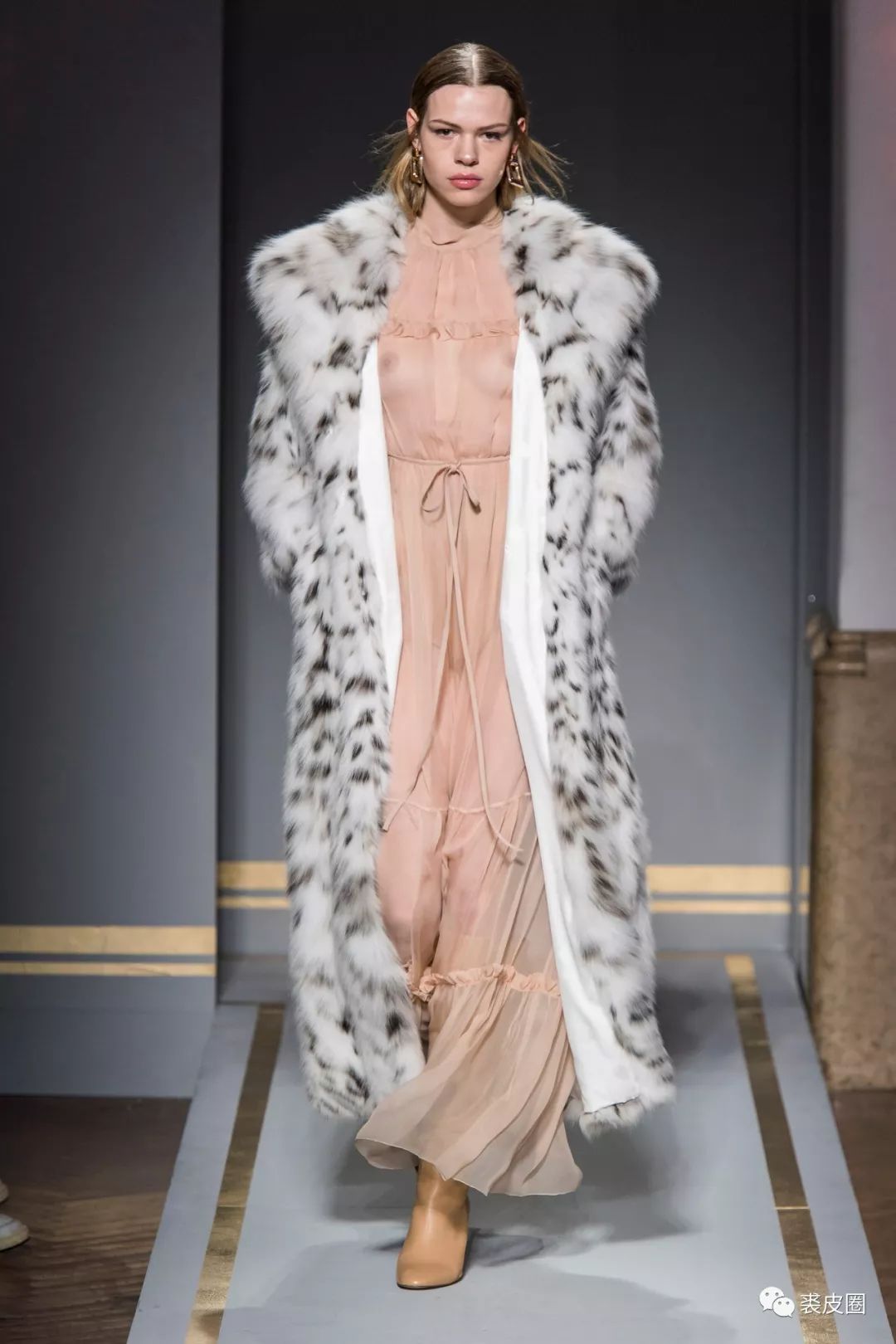 前几年的皮草有哪些款式,珍稀的皮草有哪些