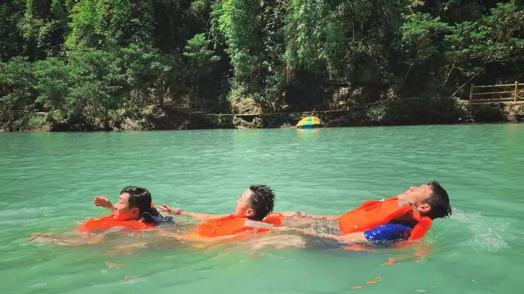 阿依河漂流准备些什么,阿依河漂流1.2米以下小孩可以漂吗