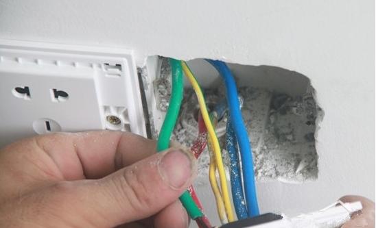 开关插座接线法带控制灯泡,开关插座一体怎么接线图片