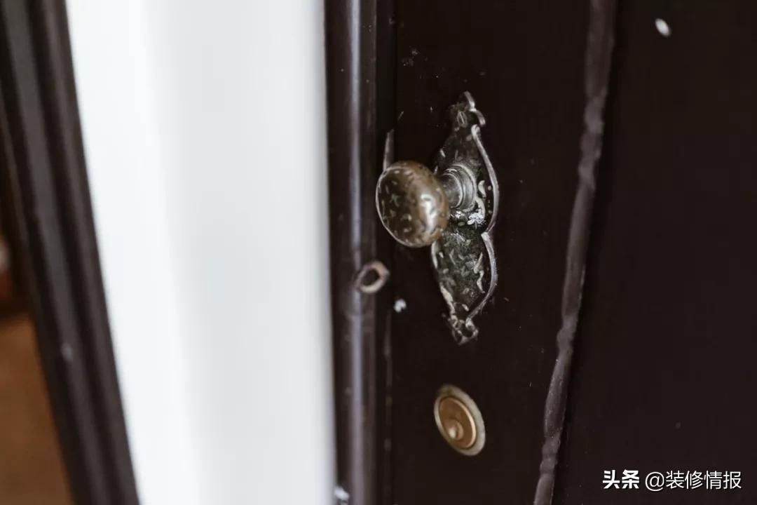 她买下32㎡上海老旧学区房,为女儿打造小桃园还有20㎡舒适大庭院