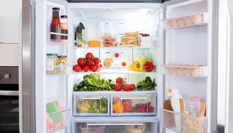 冰箱发出洗衣机搅动的噪音,冰箱和洗衣机哪个噪音大