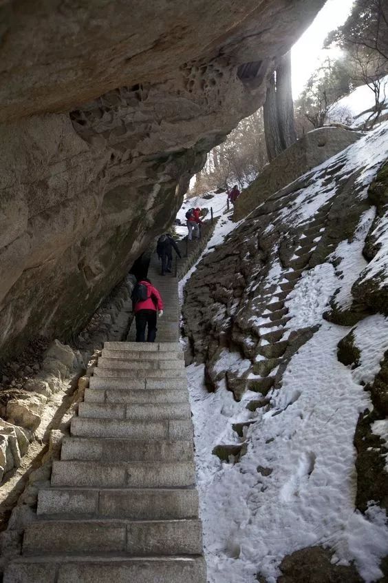 天下奇险第一山是指,奇险天下第一山