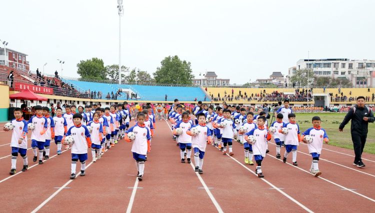 名校就是不一样，许昌市建设路小学2019年春季运动会开幕式美爆了