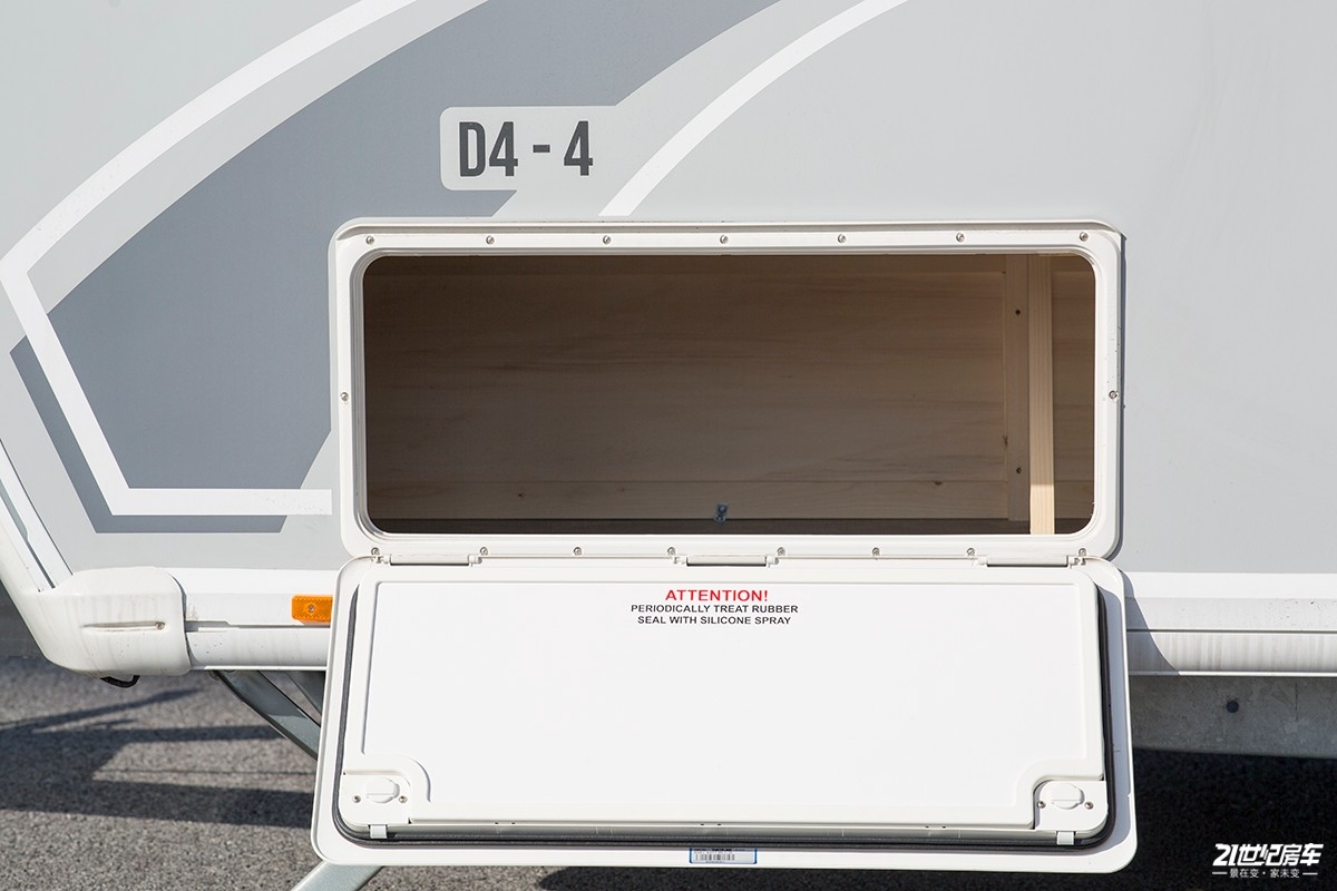 英国百丽d4,发现4拖挂式房车