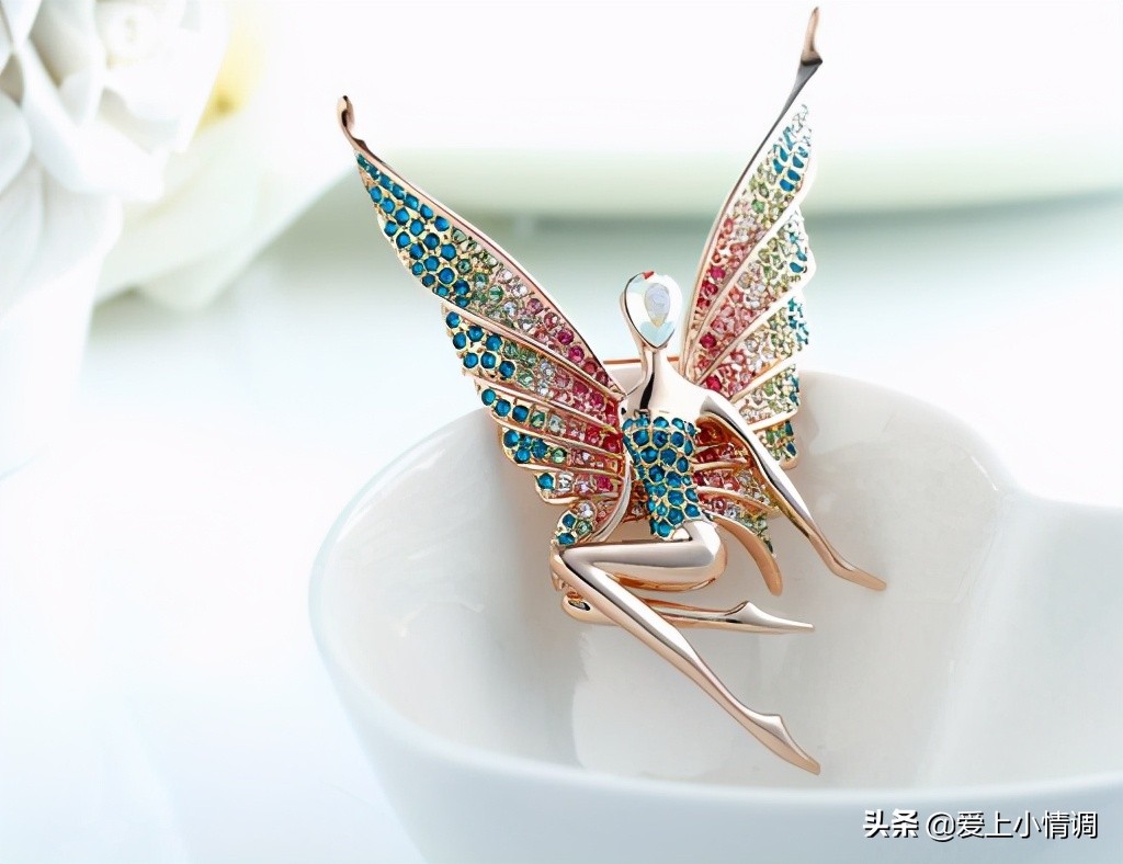 施华洛世奇胸针设计案例,施华洛世奇胸针叶子