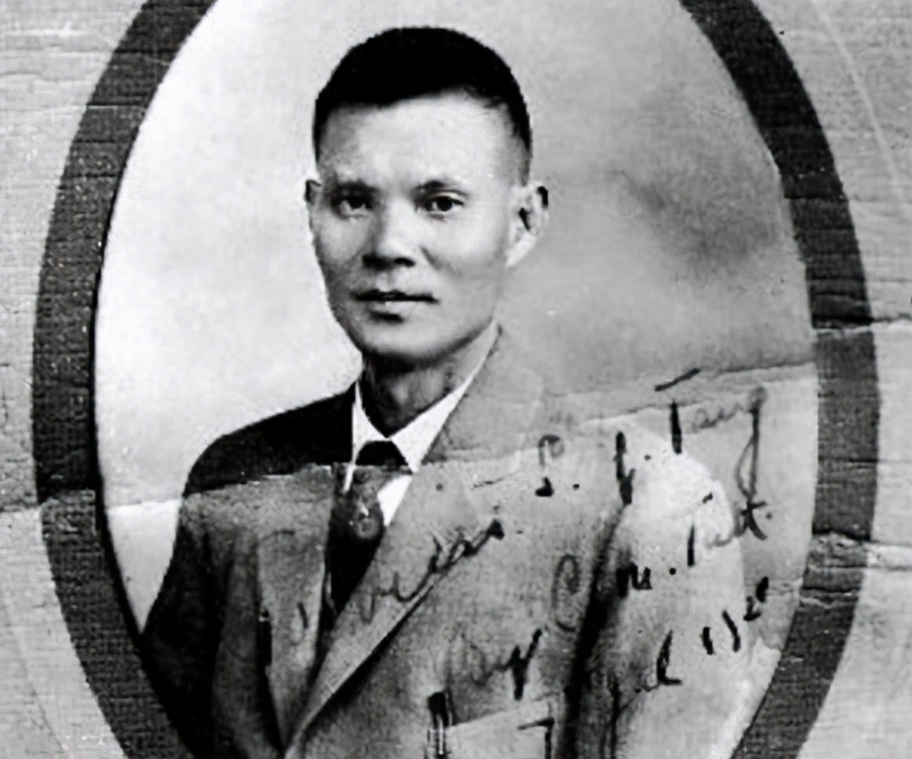 他是孙中山的两大助手之一,看不起蒋介石,说他是个奸臣