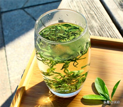 西湖龙井茶叶的颜色和味道是什么,龙井的正确使用方法