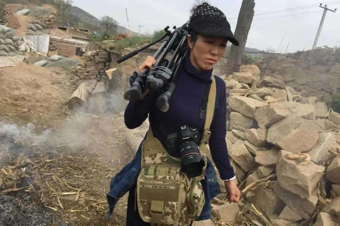 17岁被侵犯，34岁成*鸨老**，37岁拍片拿大奖，好绝一女的