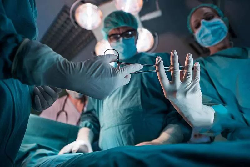 女孩*市黑**卖卵赚钱？身体的疼，还不是最可怕的